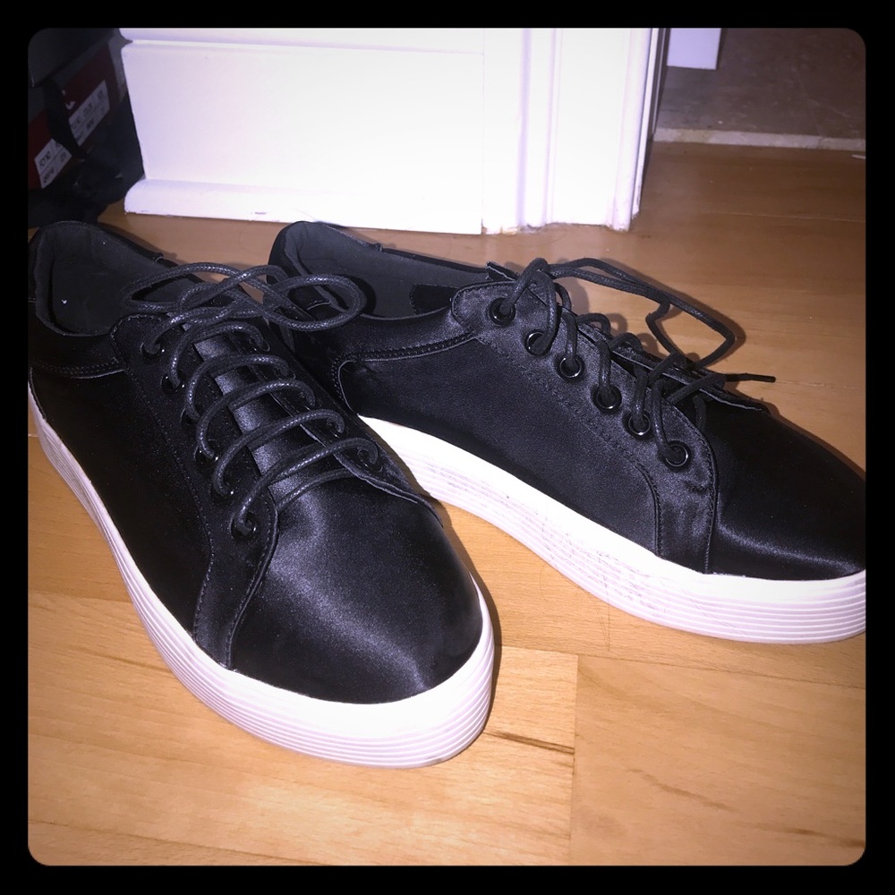 Platform sneakers